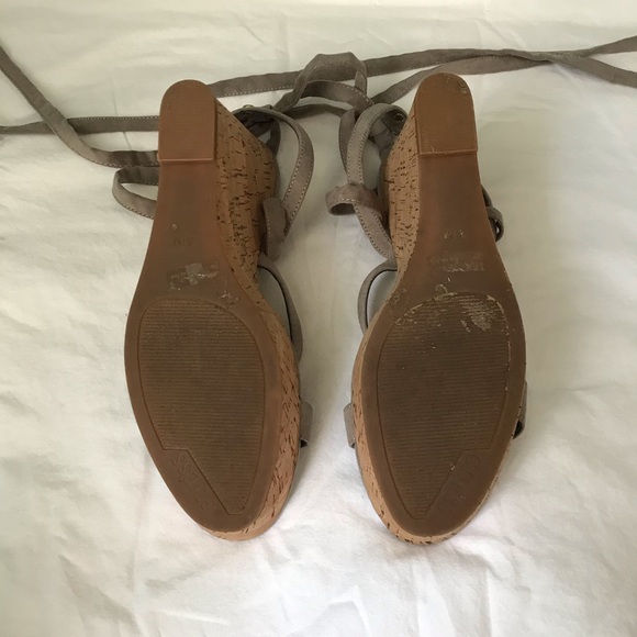 Guess - Wrap Wedges - Picture 12 of 13